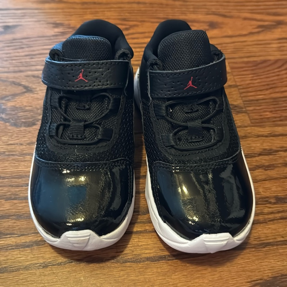 Jordan toddler boy shoes size 10